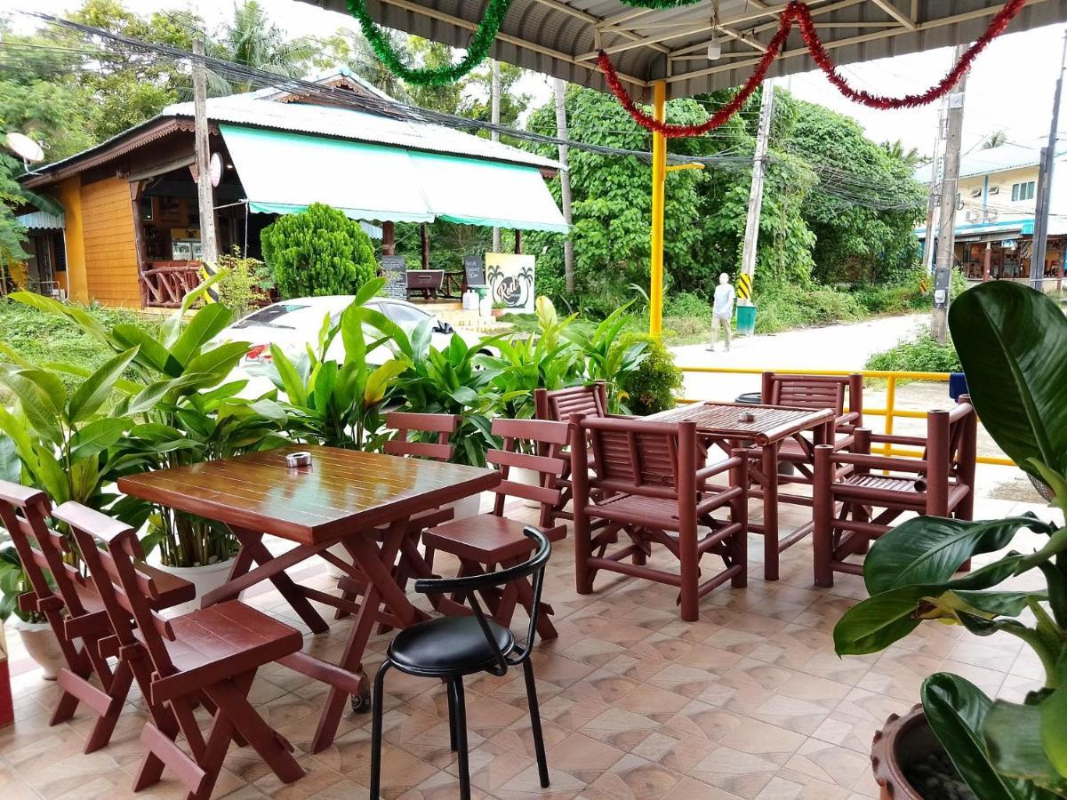 Phatra Hostel Thongsala Exterior photo